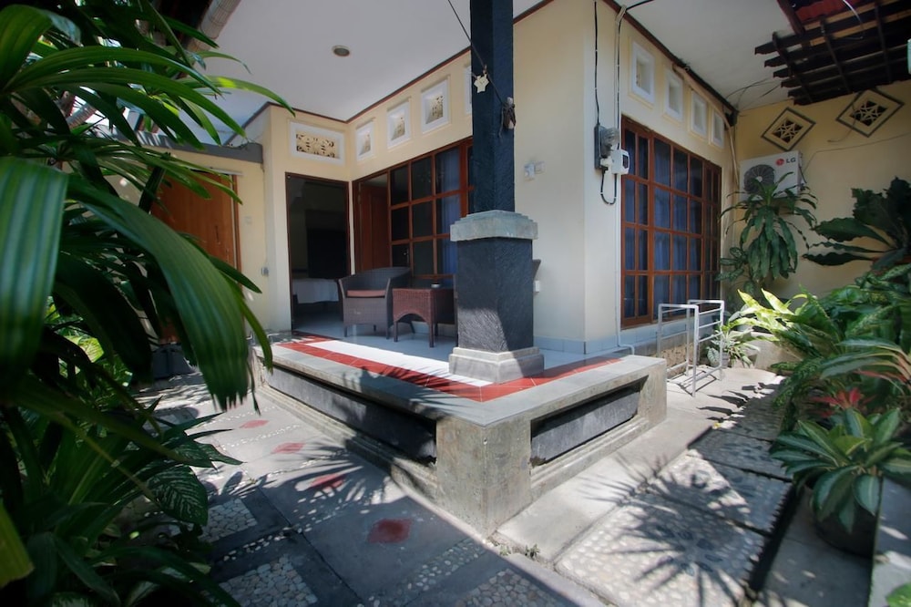 Hotel Jati And Home Stay 17/71