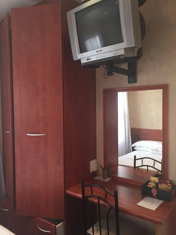 A La Martha S Air Port Guest House 13/38