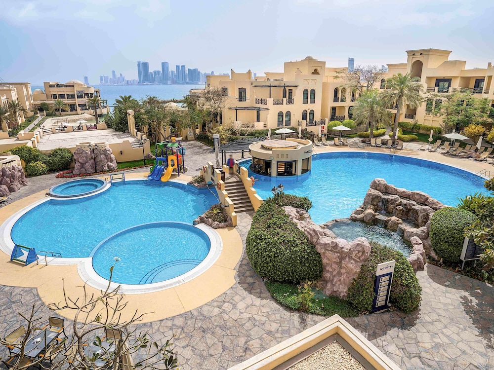 Novotel Al Dana Resort 6/75
