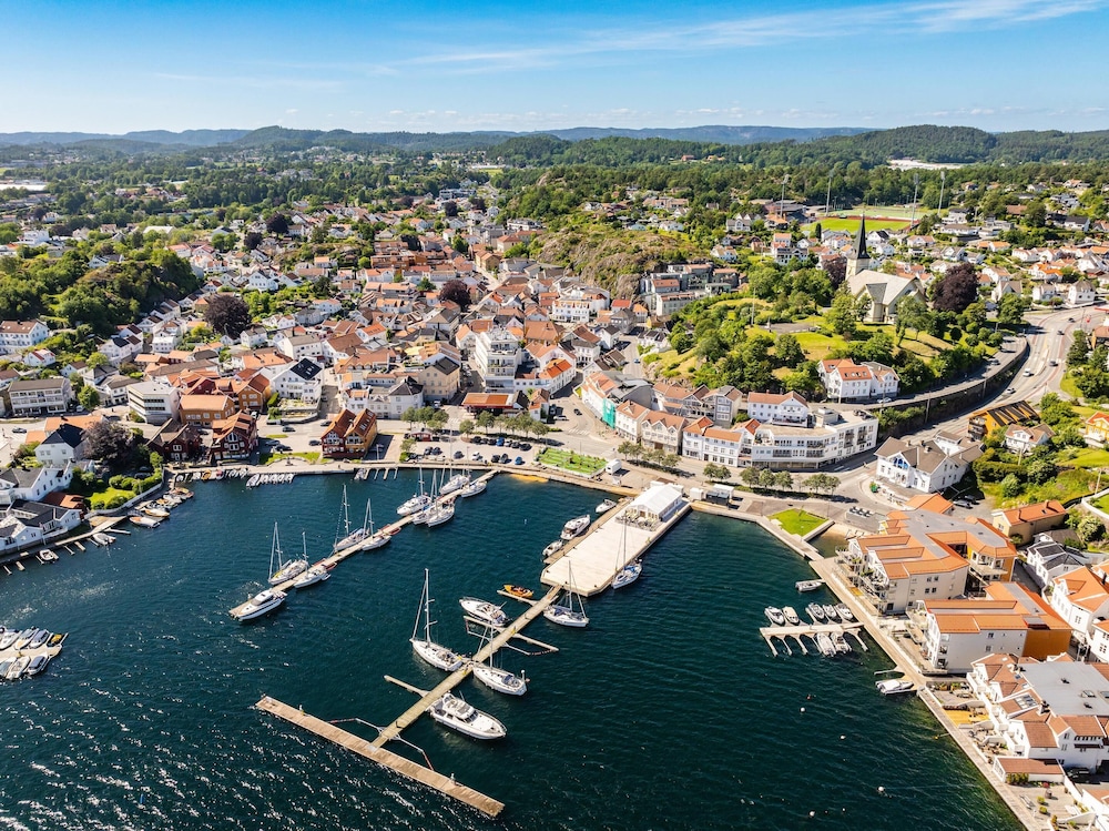 Home Hotel Grimstad 59/61