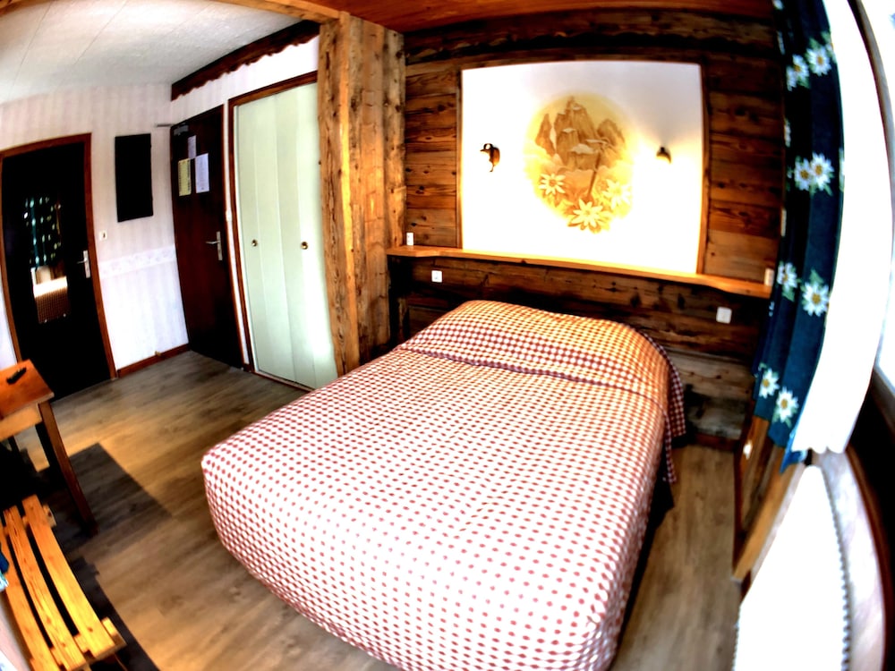 Hotel Le Soly Varnay 22/68