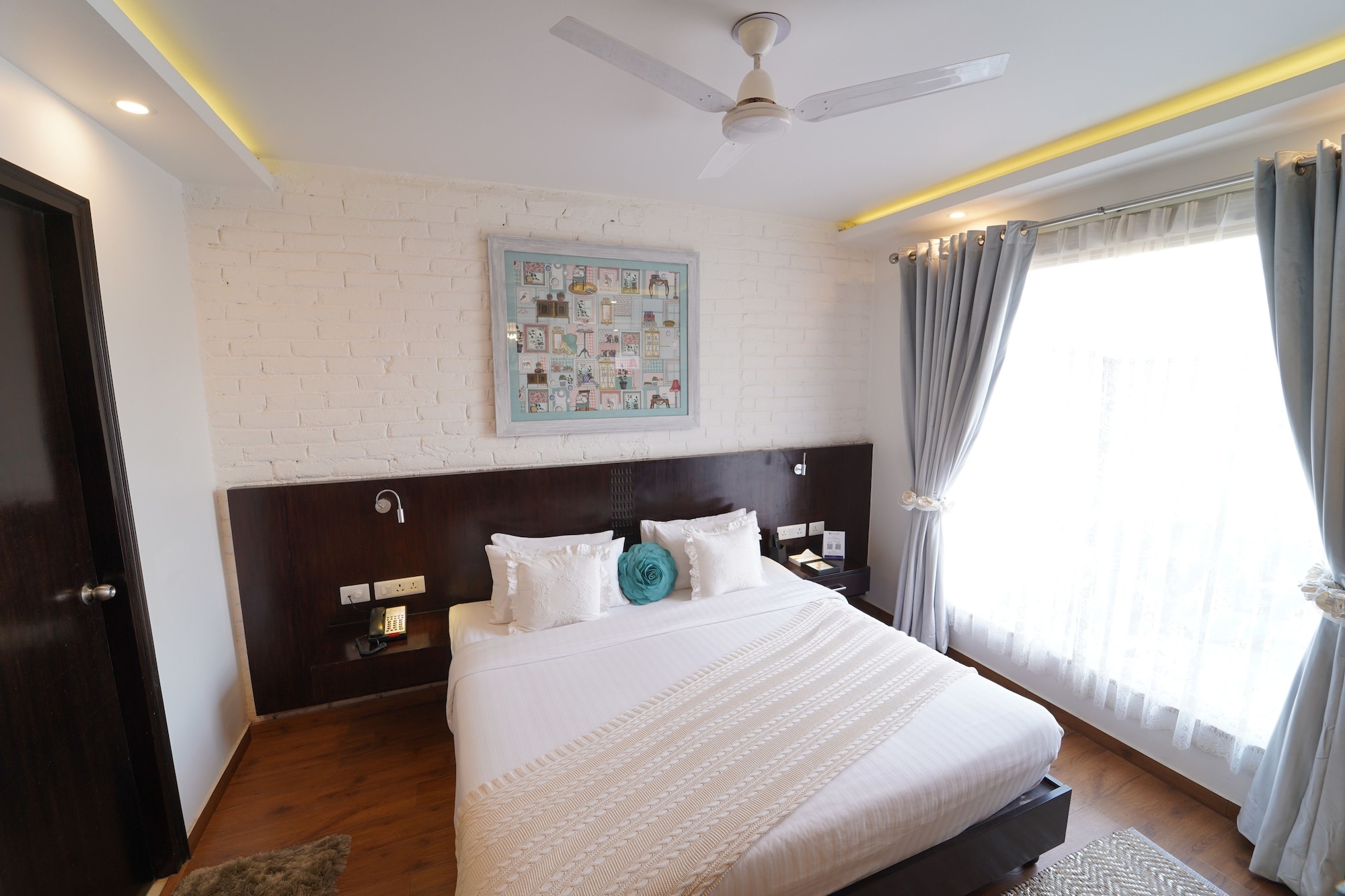 1 BEDROOM, STUDIO, SUITE, CITY VIEW, ACCESSIBLE