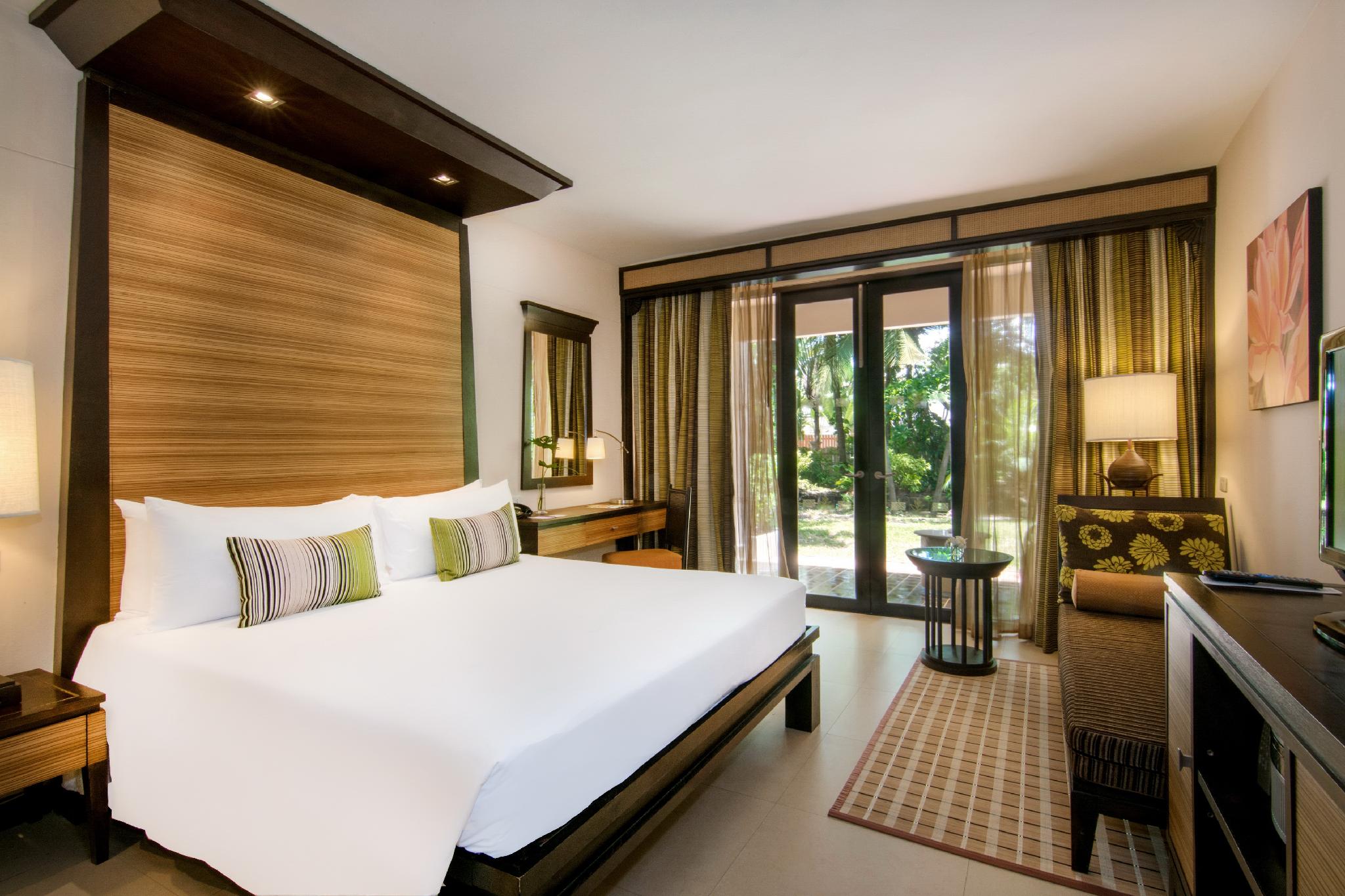 TROPICAL, DELUXE, KING BED, GARDEN VIEW