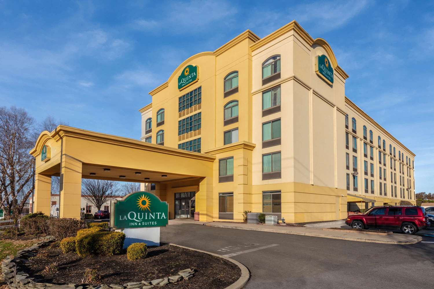 La Quinta Inn & Suites by Wyndham Garden City 34/42