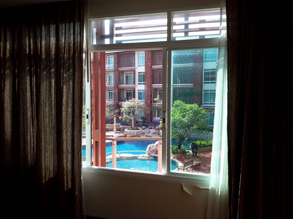 Beachfront Family Penthouse Hua Hin 8/50