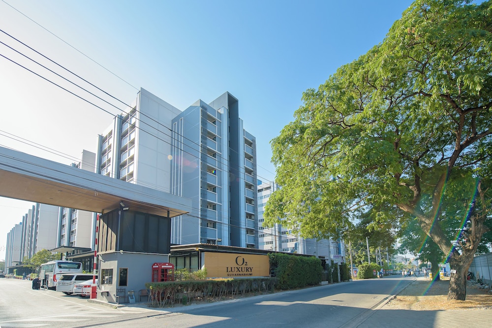 O2 Luxury Hotel 66/71
