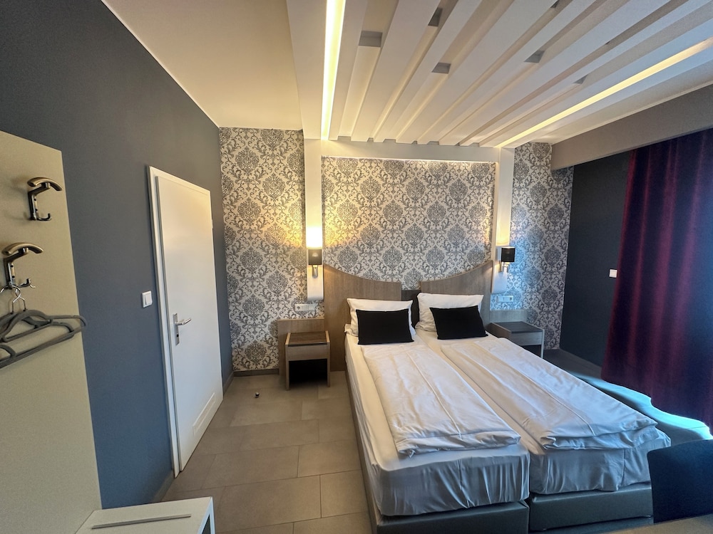 Hotel Athen Kelsterbach Frankfurt Airport 7/50