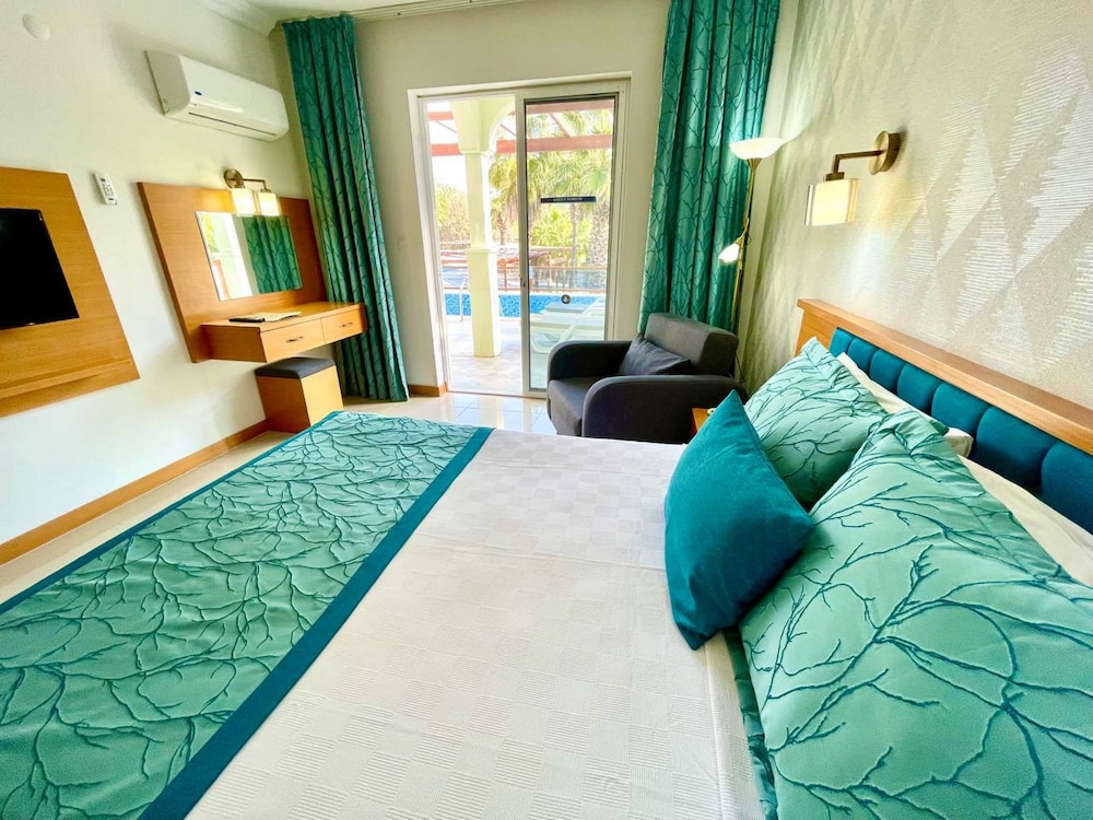 Green Forest Holiday Village 13/50