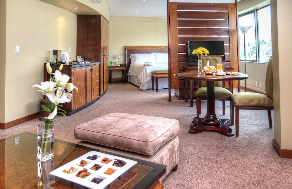 Suites Camino Real 46/73