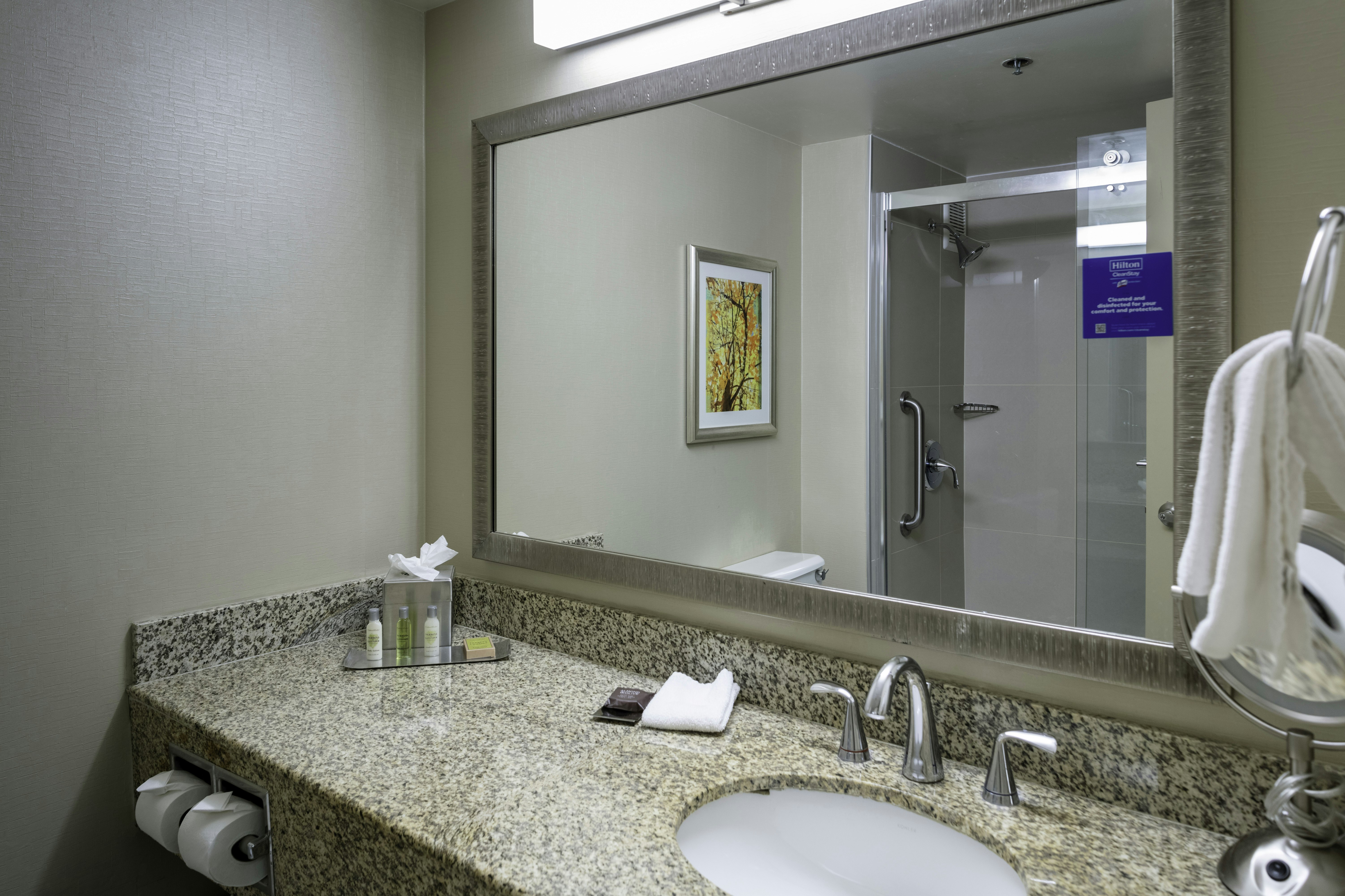 2 Rooms, Suite, King Bed, Multiple View