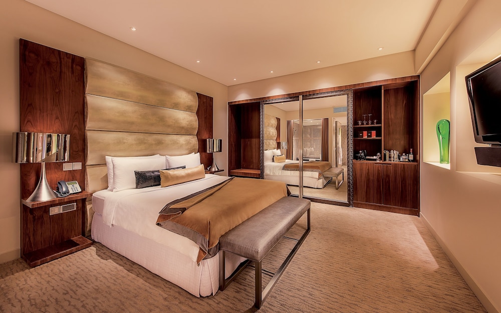City Of Dreams - The Countdown Hotel 6/31