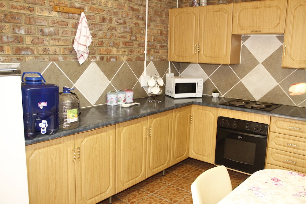Kalahari Guest House 50/50