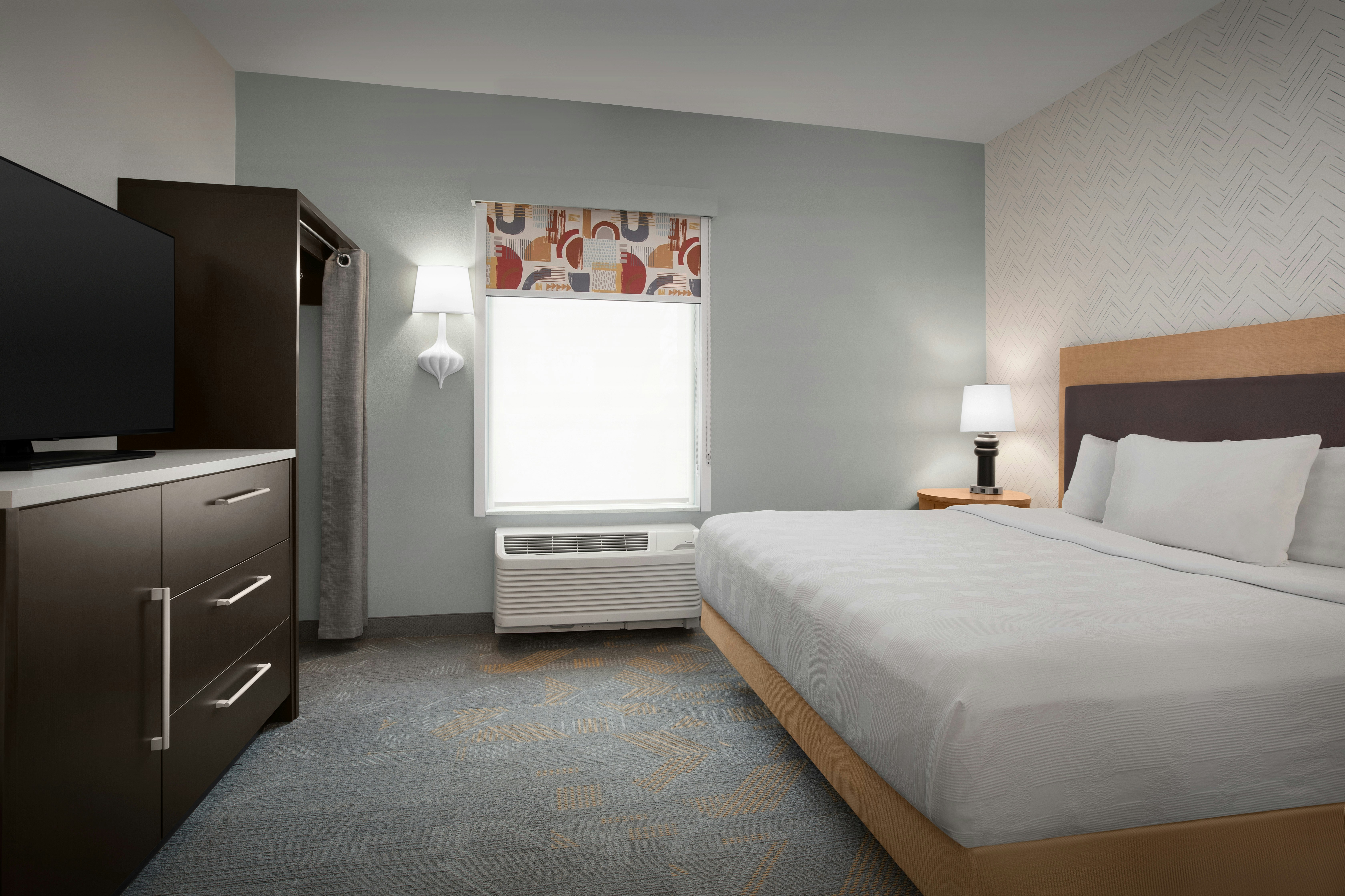 1 BEDROOM, SUITE, KING BED