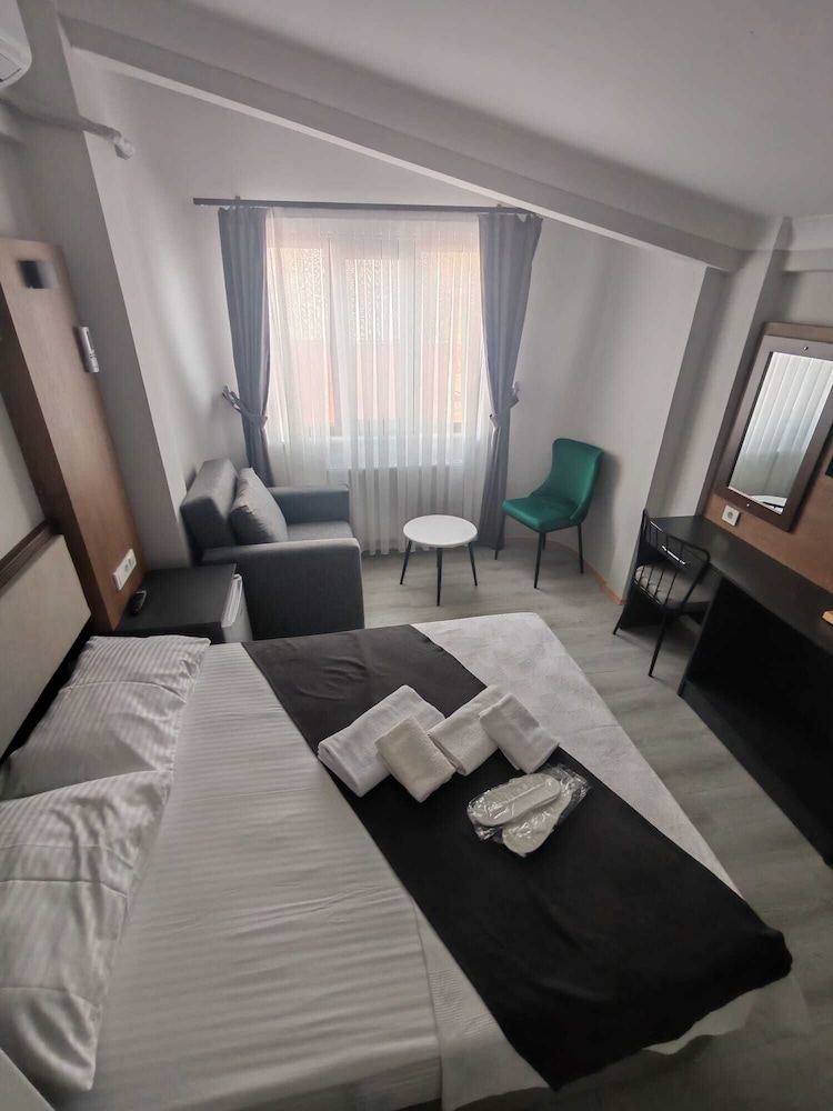 Demir Otel Restaurant 23/41