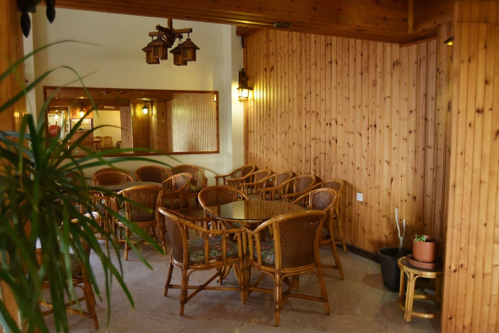 Elysso Hotel 50/60