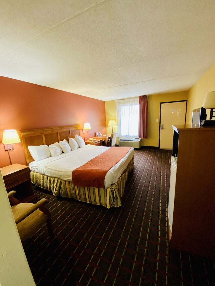 Days Inn by Wyndham Harriman 14/39
