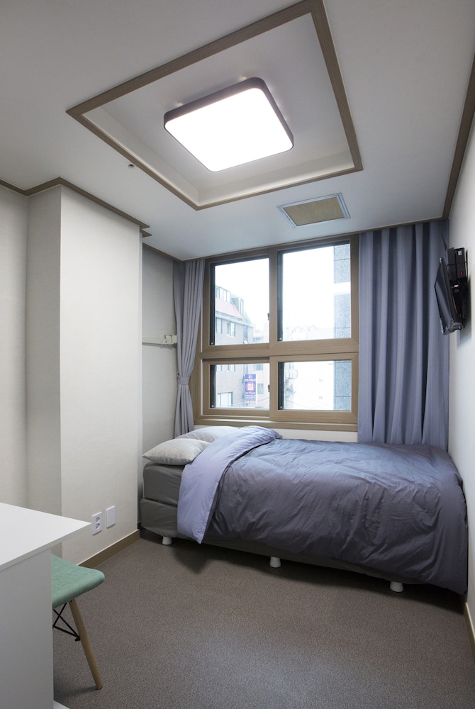 24guesthouse Sinchon 9/33