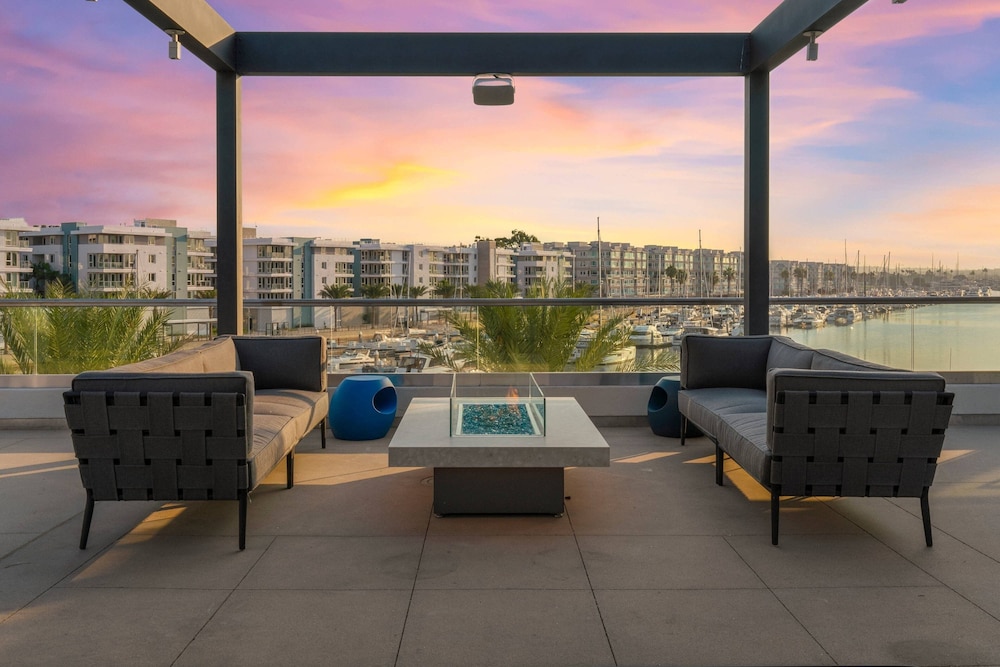 Courtyard by Marriott Marina del Rey 31/35