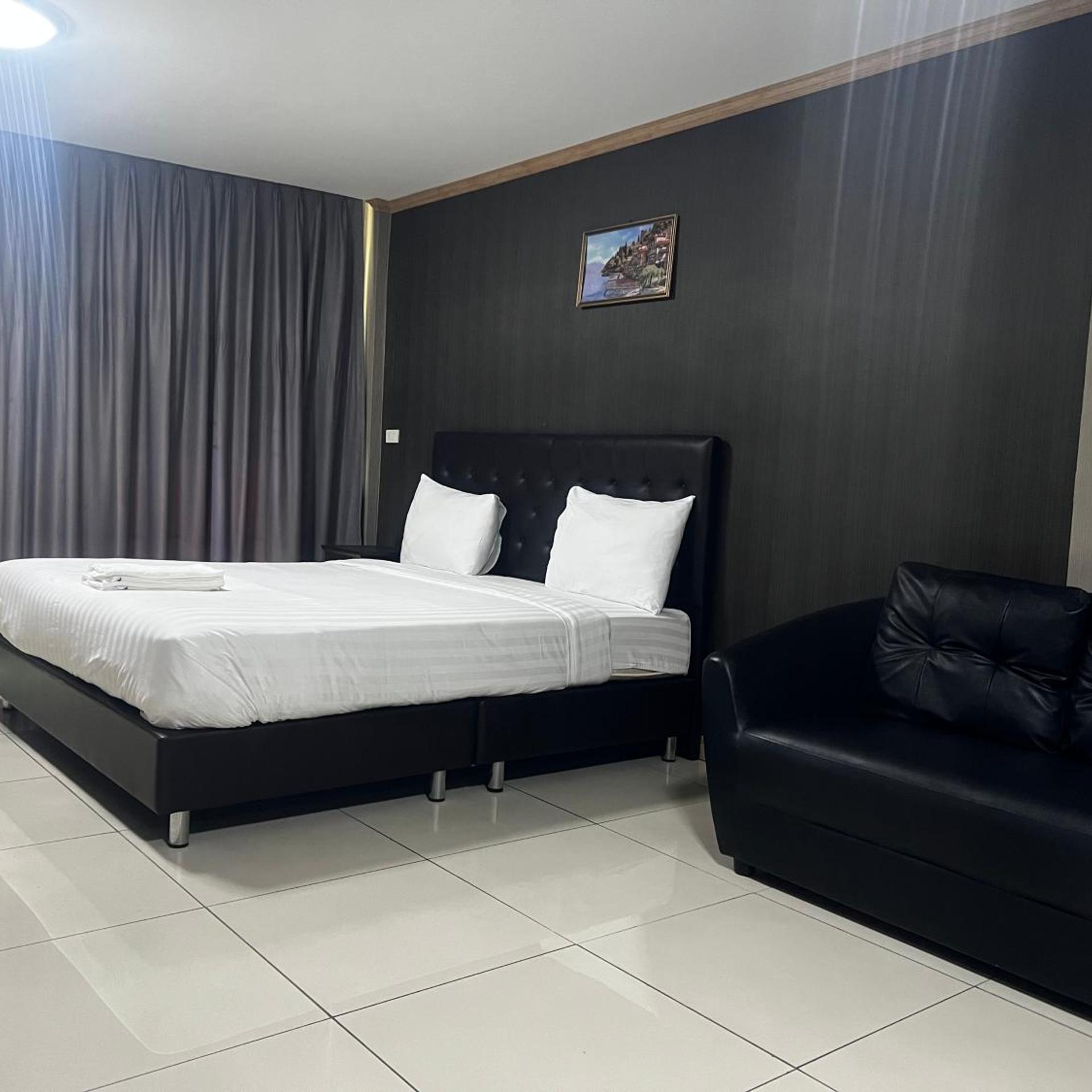 Apsara INN Pattaya, Thailand 16/57