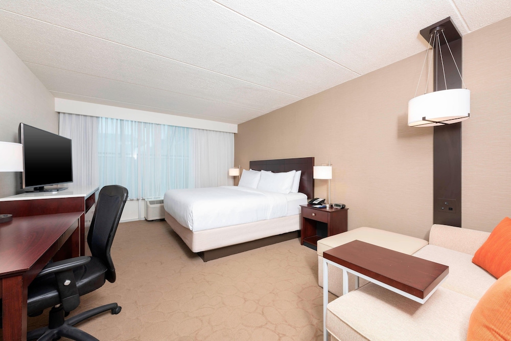Delta Hotels By Marriott Kalamazoo Conference Center 11/50