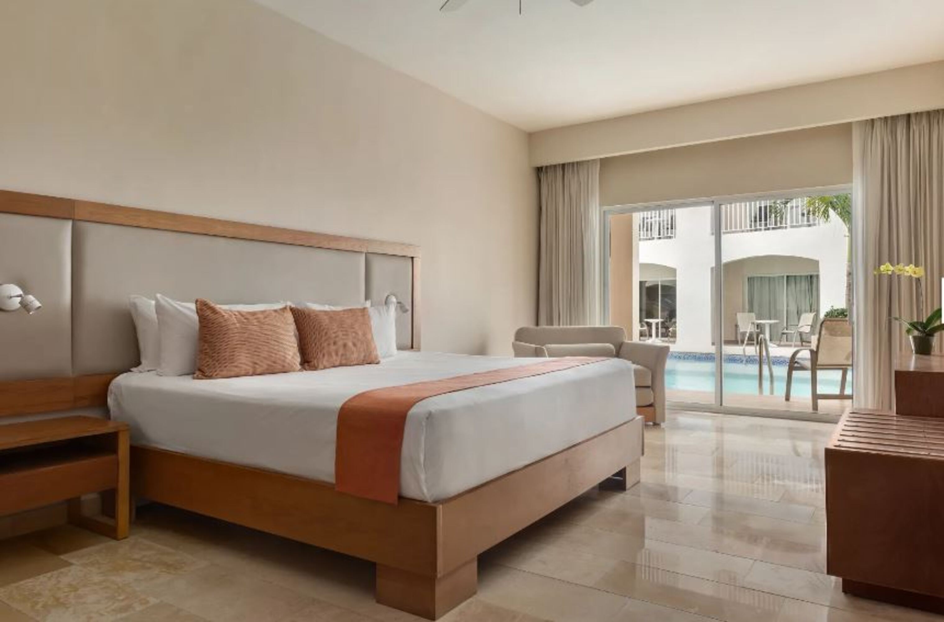 Sun Club, Junior Suite, Double Bed, Pool View