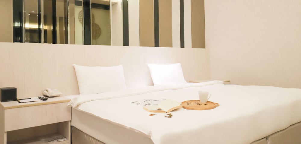 Anho Chew Hotel 18/50