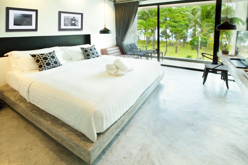 Kokotel Khao Lak Lighthouse 12/50