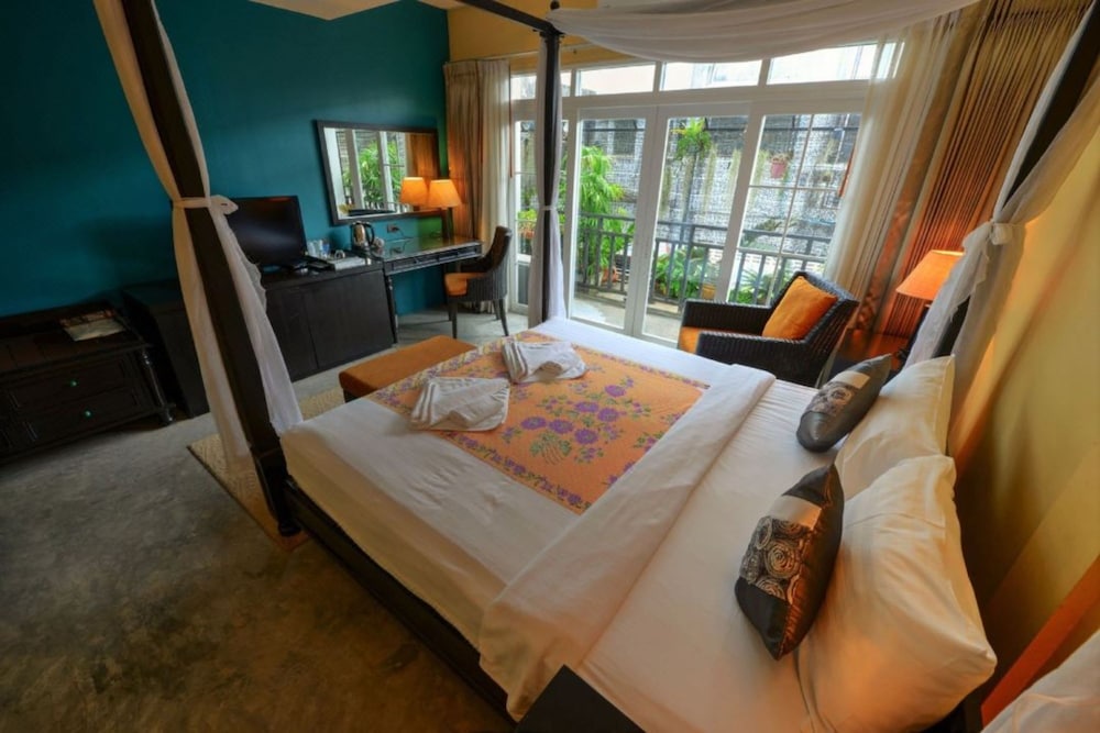 Baan Phuanda Phuket 30/79