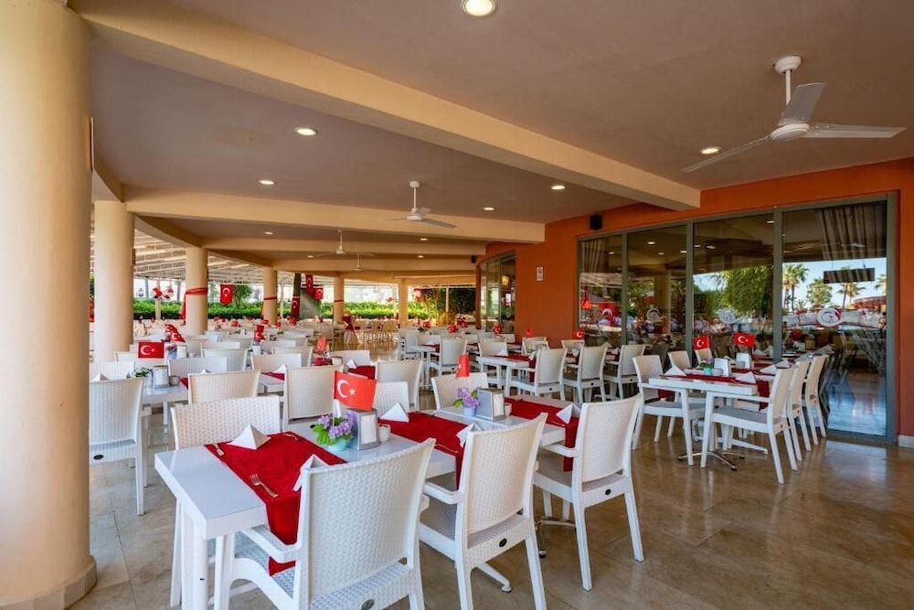 Palmeras Beach Hotel 15/23