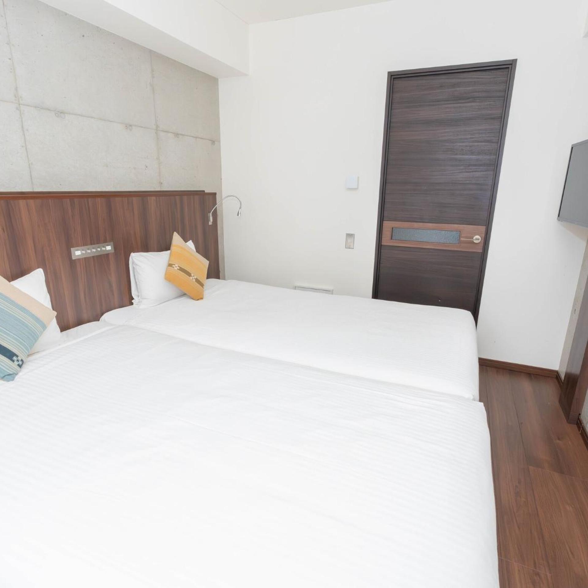 Condo, Twin Beds, Kitchen, Lounge Access