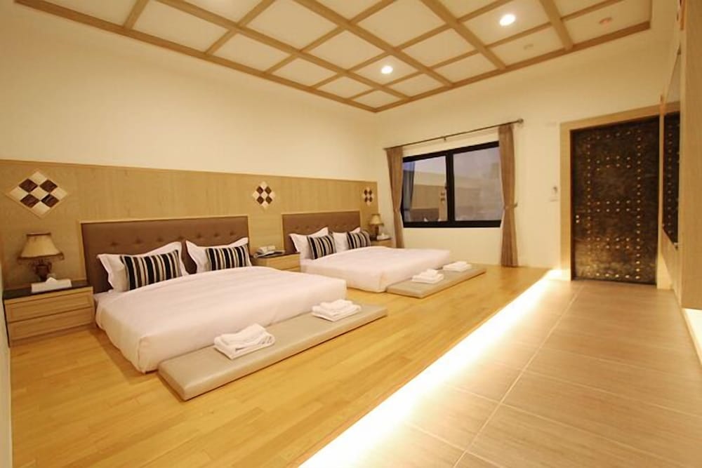 Lan Hai Inn 23/48