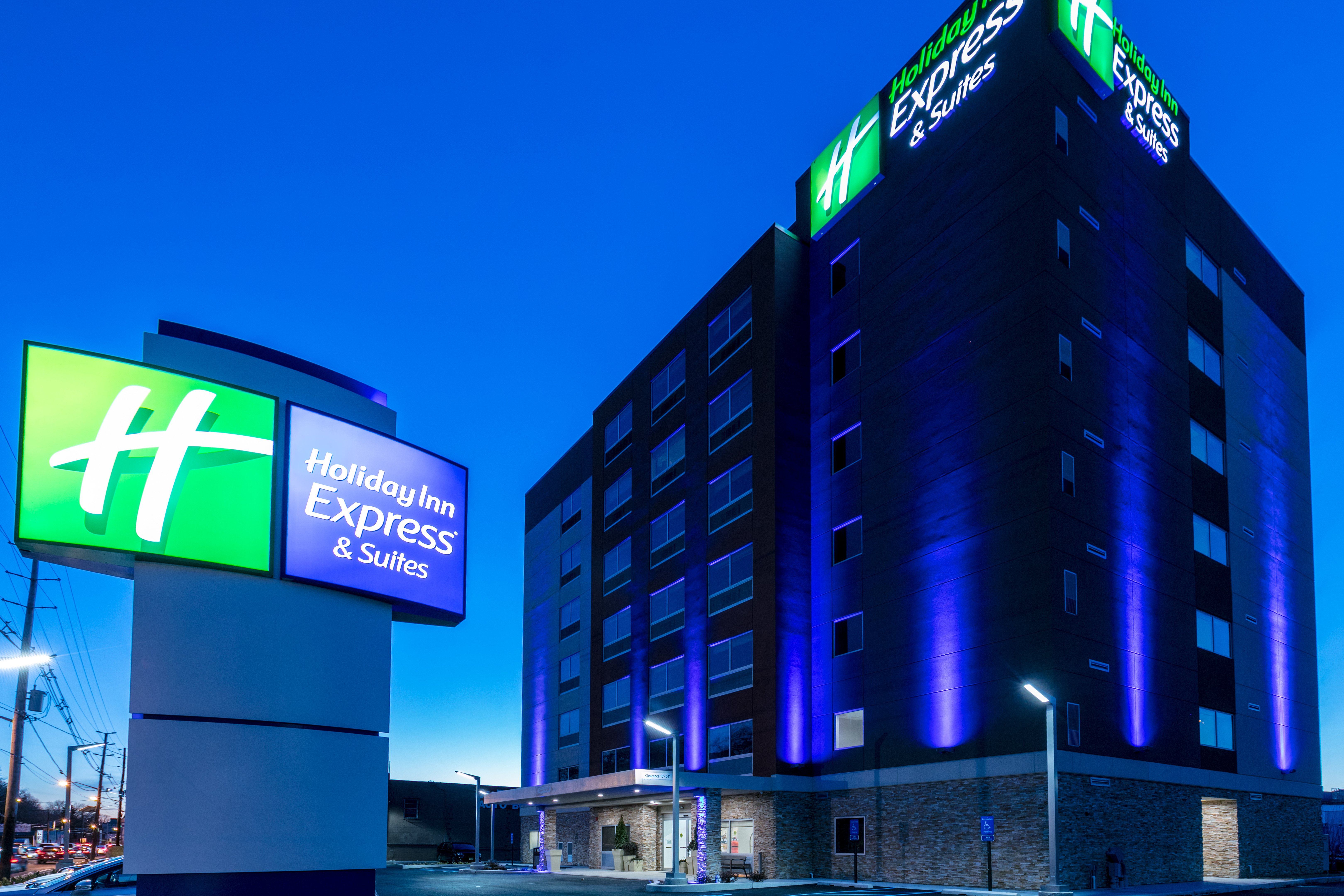 Holiday Inn Express Suites Jersey City North Hoboken 8/39