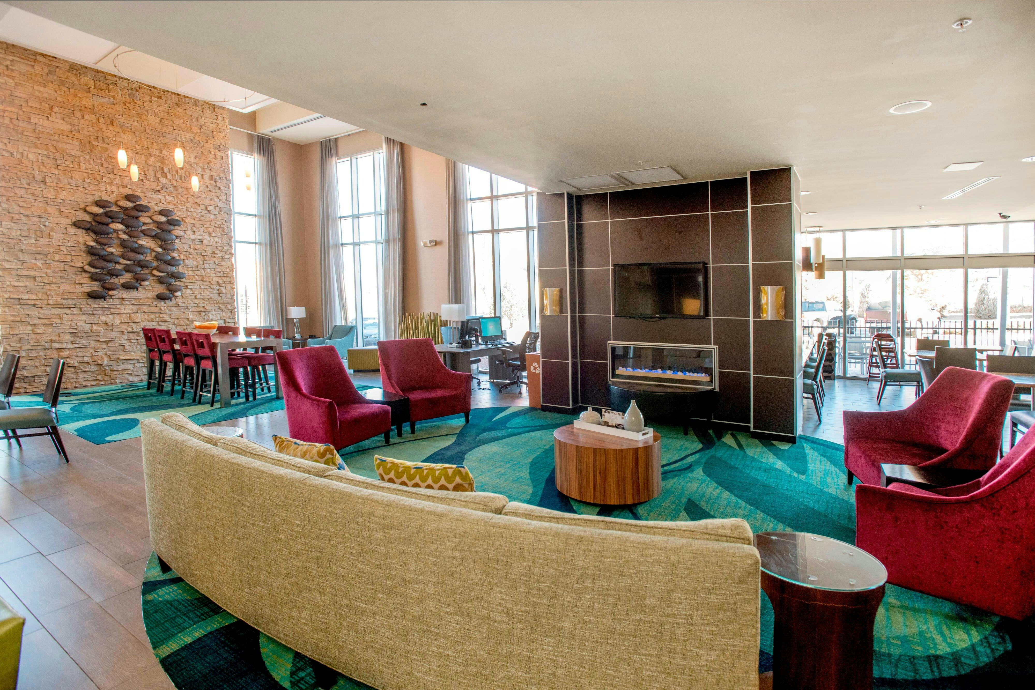 SPRINGHILL SUITES PUEBLO DOWNTOWN 25/47