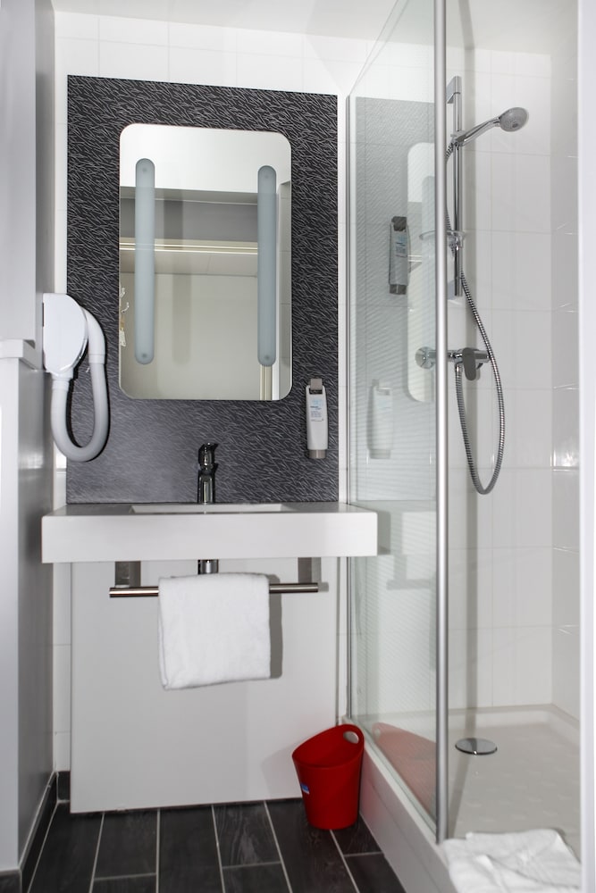 Ibis Saint Genis Pouilly Geneve 43/45