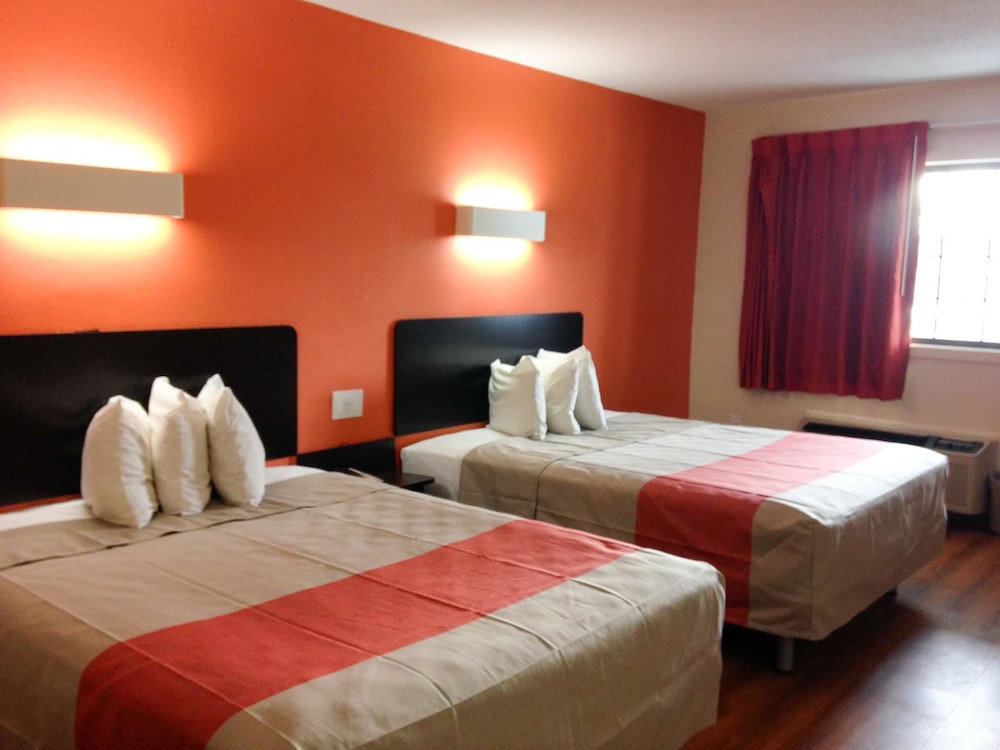 Motel6 New Brunswick, NJ 21/42