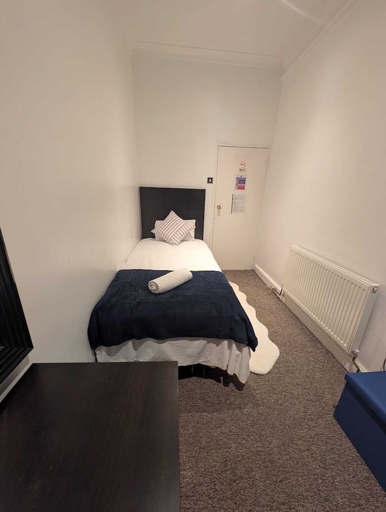 London Shelton Hotel, Finsbury Park 47/51
