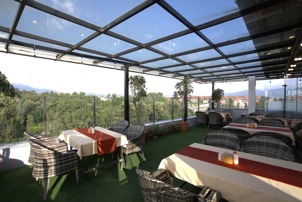 Apex Business Hotel 40/58