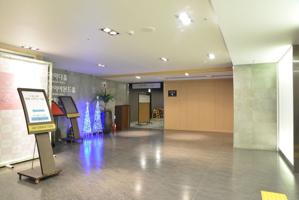 Ramada by Wyndham Songdo photo3