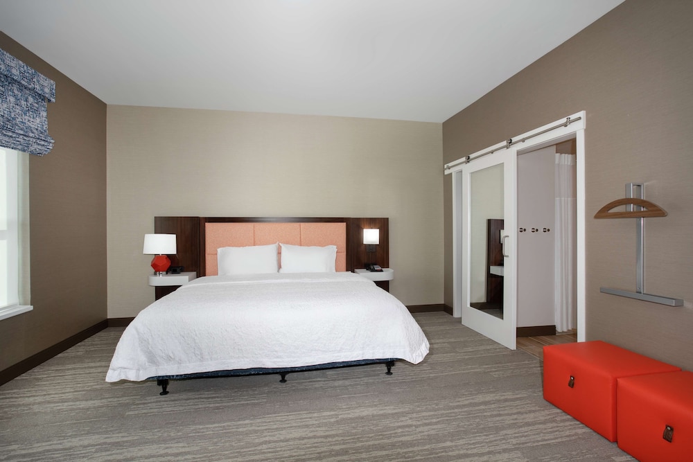 Hampton Inn & Suites Logan 19/48