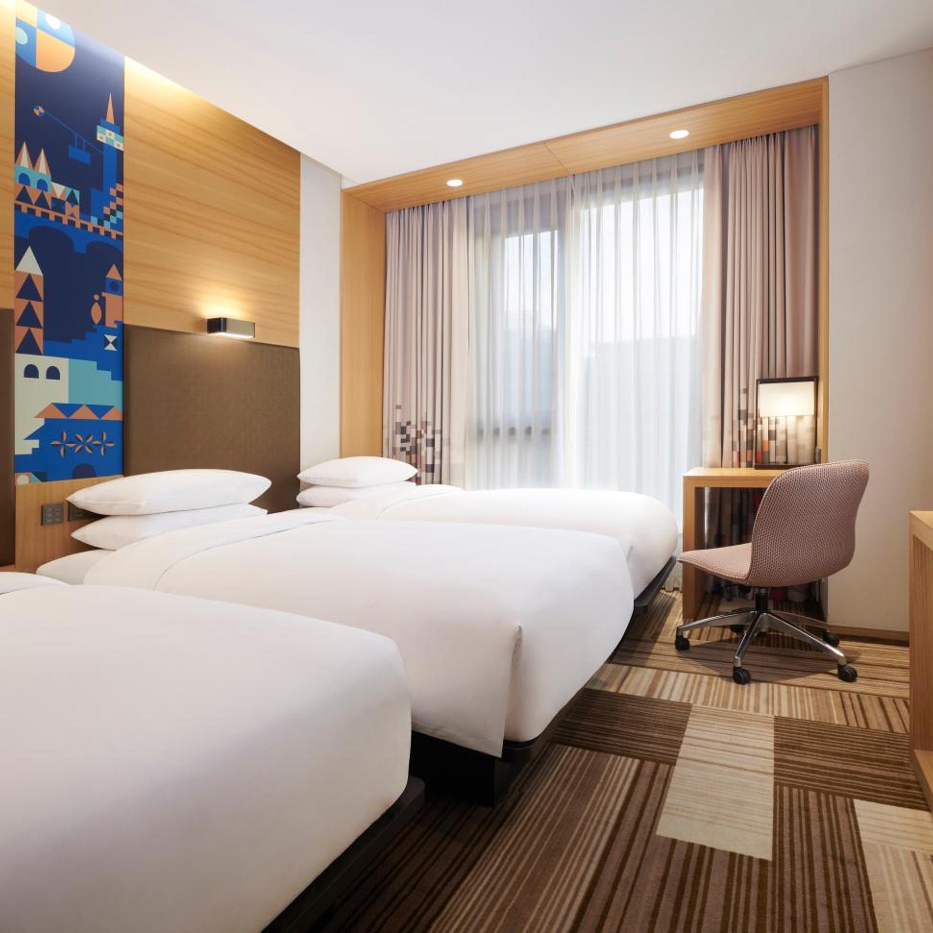 Aloft, Guest Room, 3 Beds
