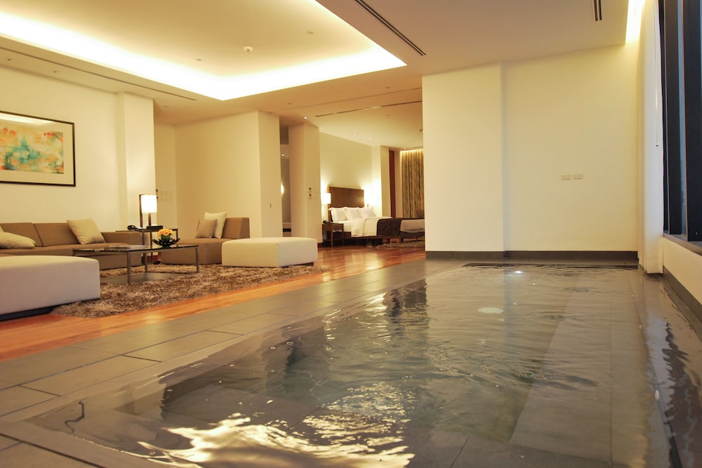 City Garden Grand Hotel 45/49