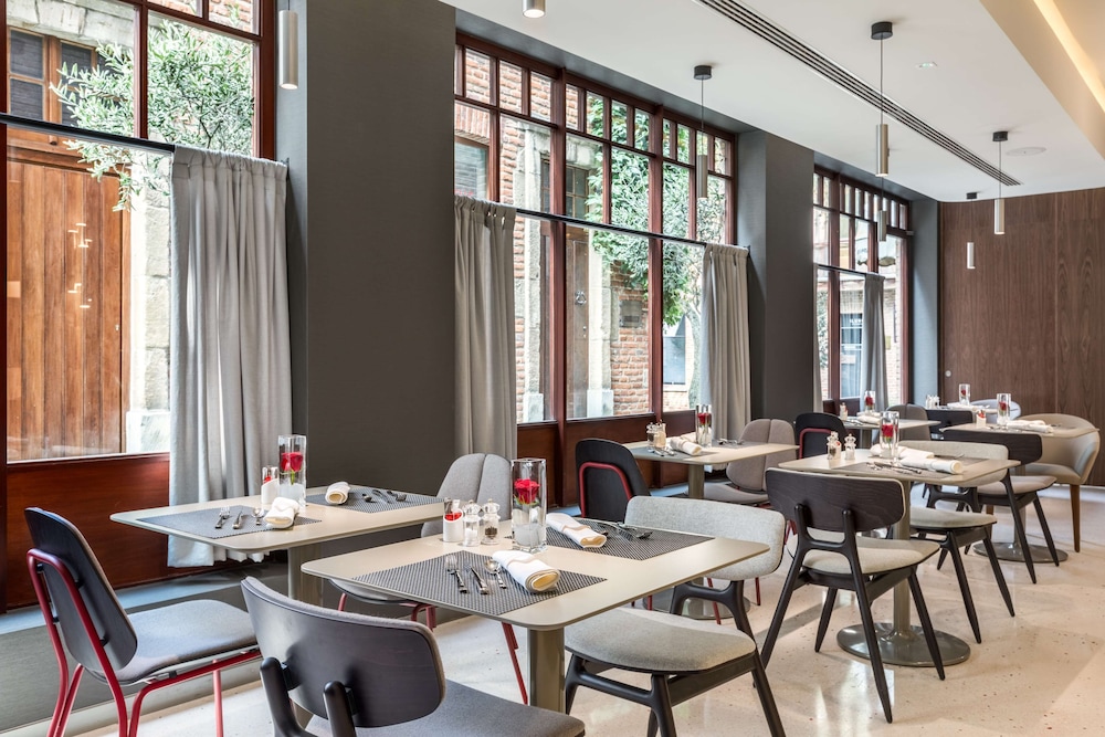 restaurant cafeteria