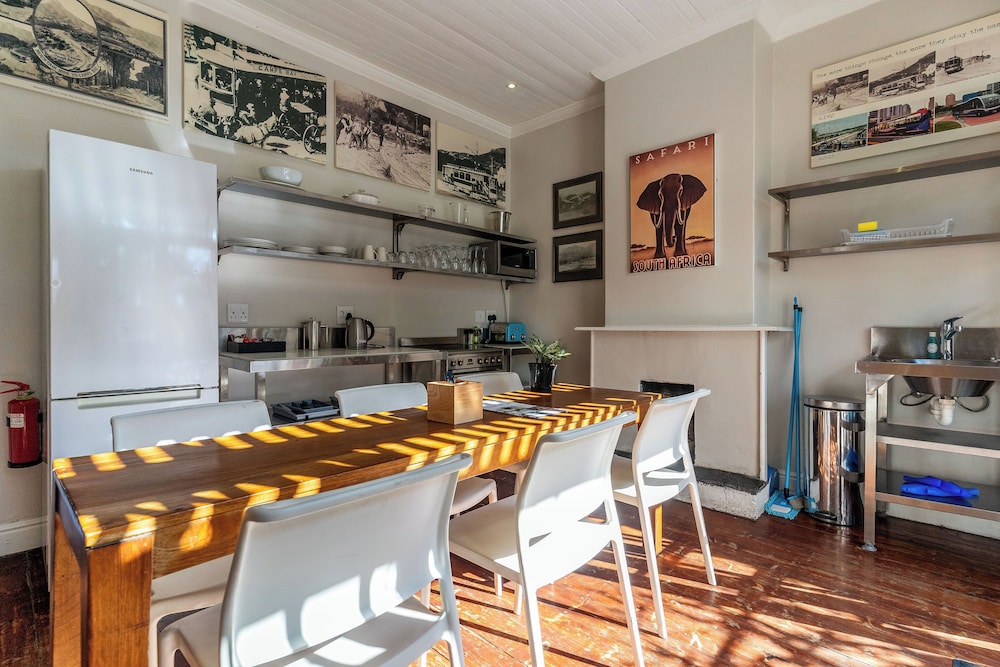 Camps Bay Village 47/50