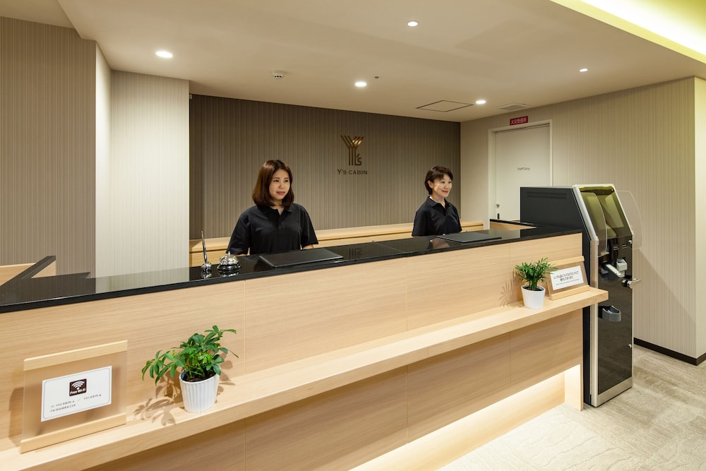 Y's CABIN大阪なんば 写真1