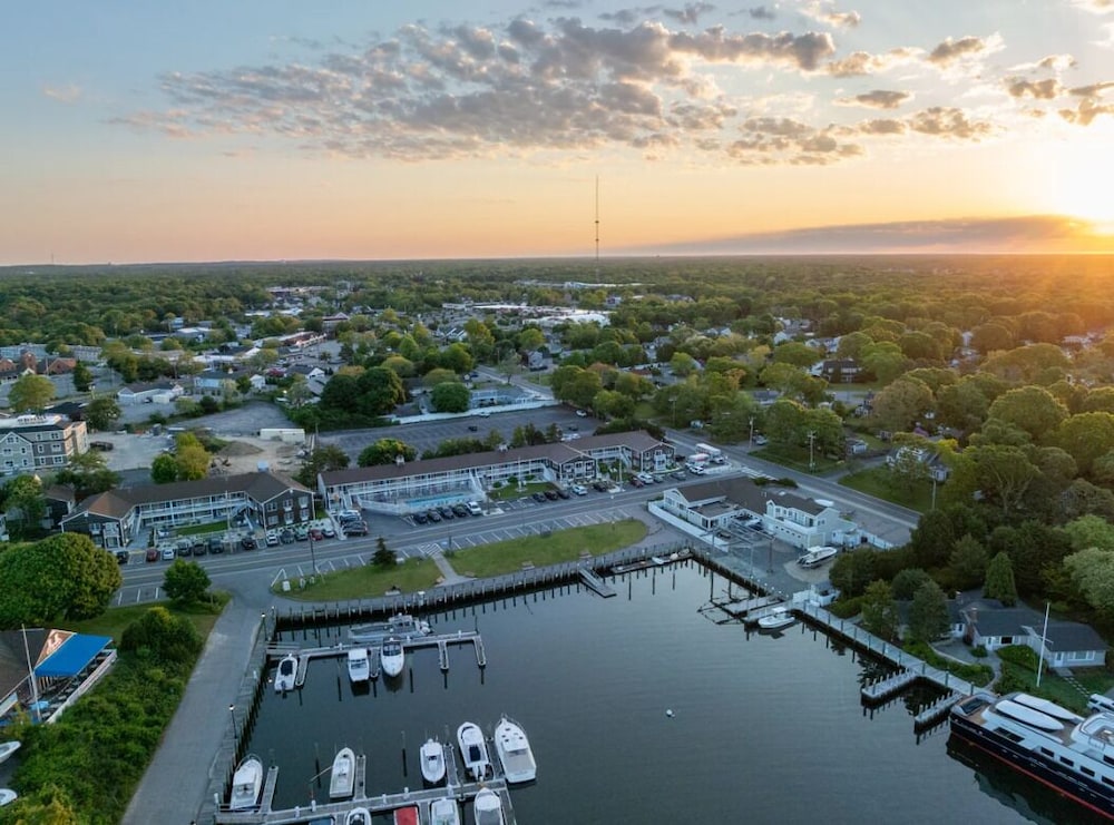 Innseason Resorts Harborwalk 45/50