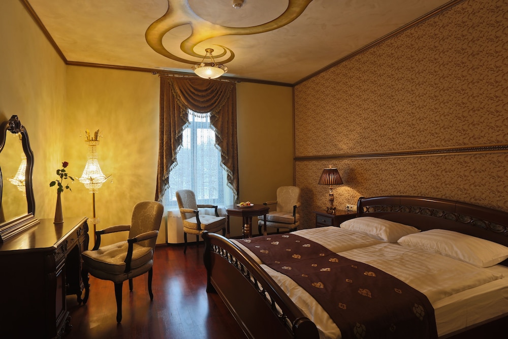 Rubezahl Marienbad Luxury Castle Hotel Golf 8/27