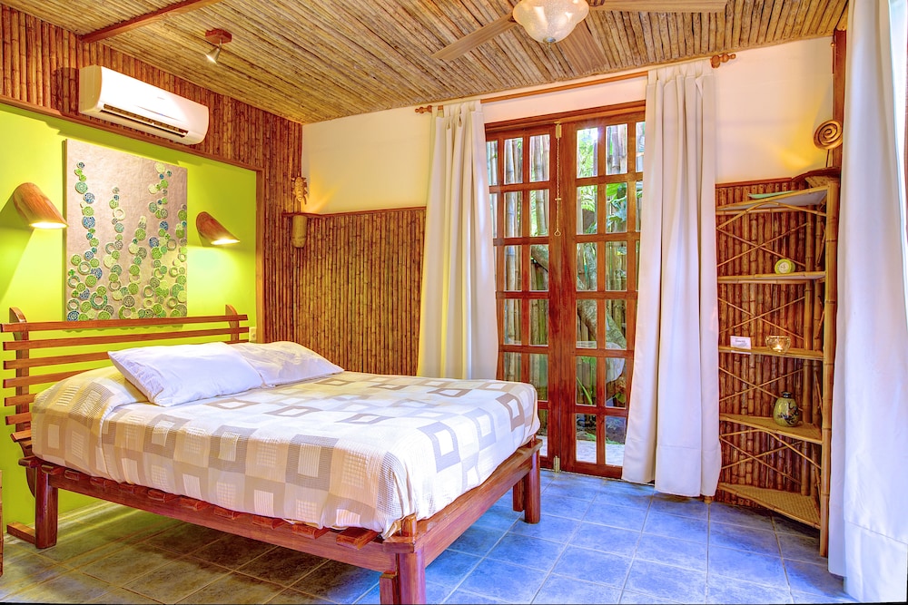 Tropical, Suite, Queen Bed