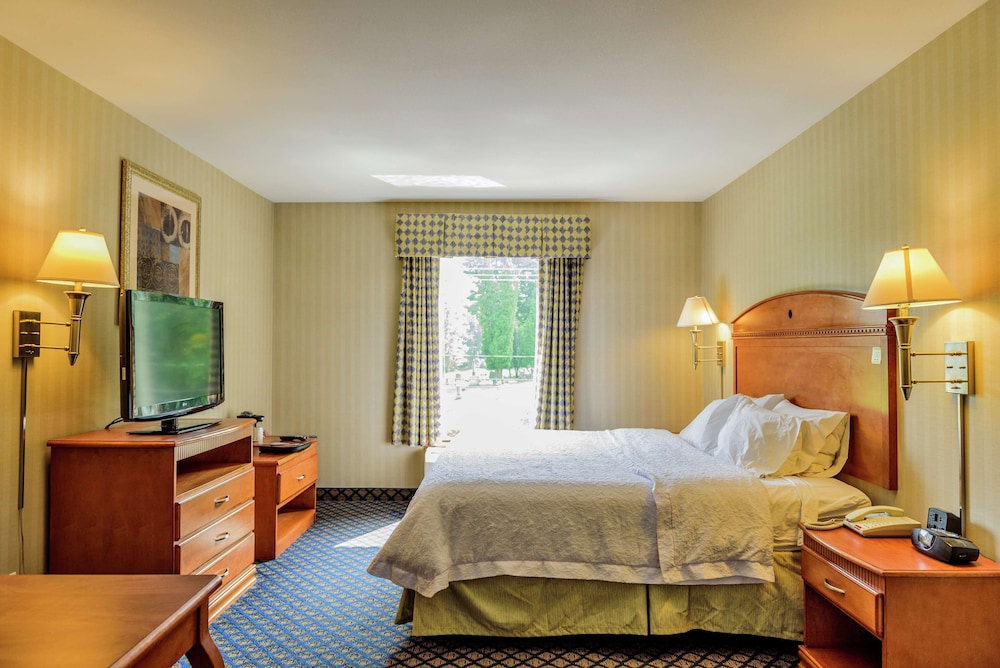 Hampton Inn And Suites Jamestown 13/37