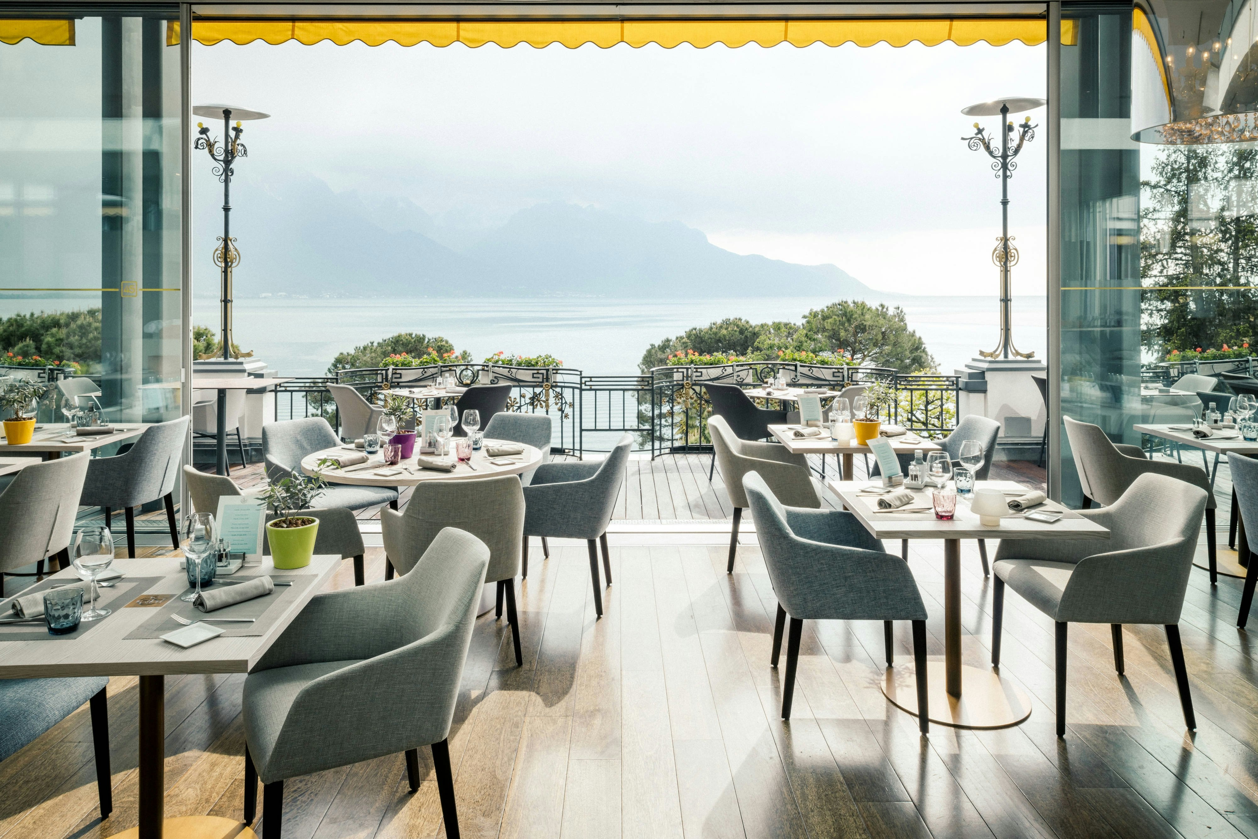Grand Hotel Suisse Majestic 44/53