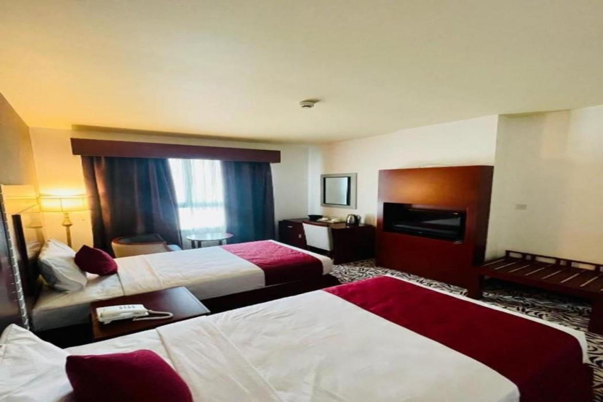 MRA Grand Hotel 24/33